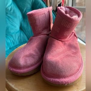 Pink Ugg Mini Classic Ugg Print | Closet Label Shoes #6.)